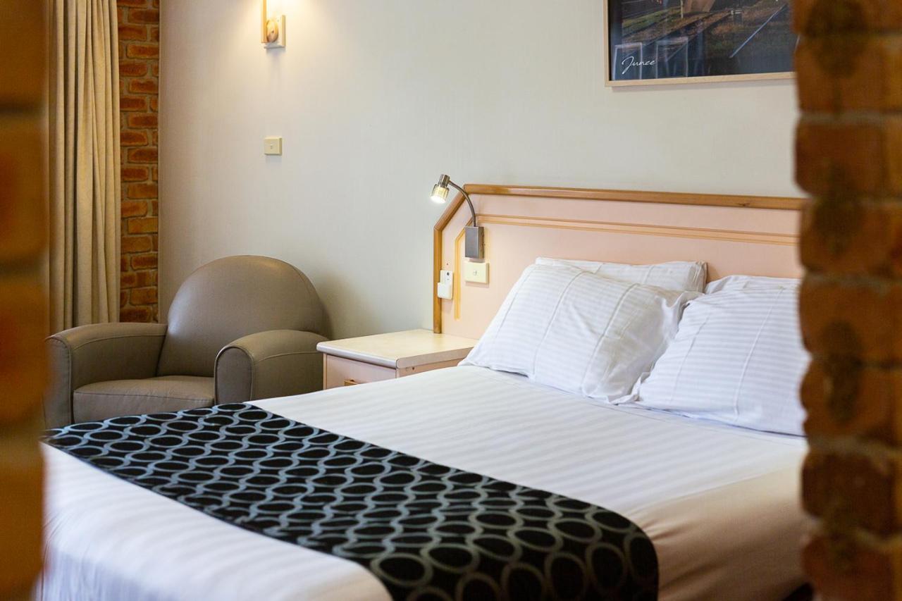 The Crossing Motel Junee Экстерьер фото