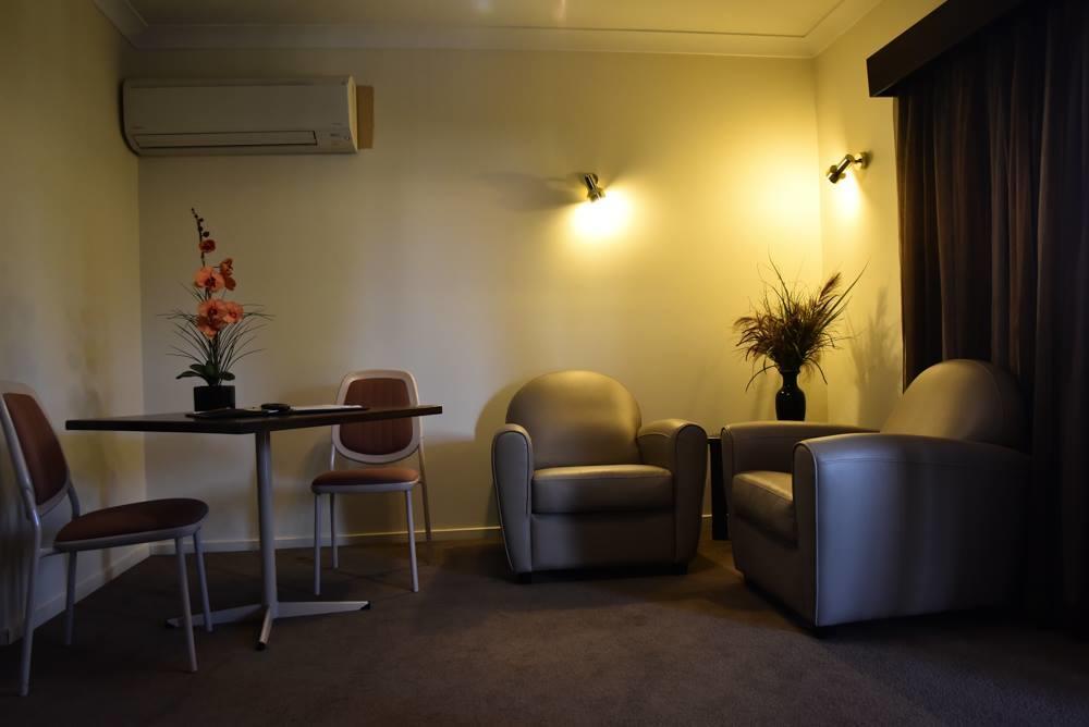 The Crossing Motel Junee Экстерьер фото